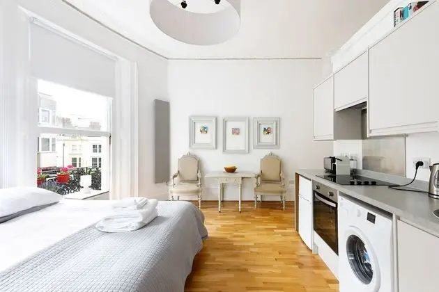 Stüdyo (Chic Opulent Studio By The Beach)
