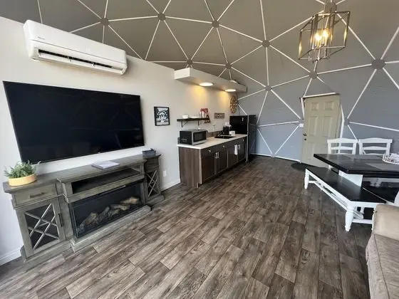 King Luxury Dome 1