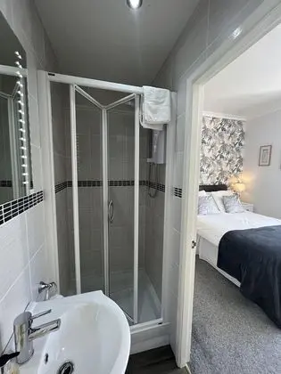 Deluxe Tek Büyük Yataklı Oda, Banyolu/Duşlu, Bahçe Manzaralı