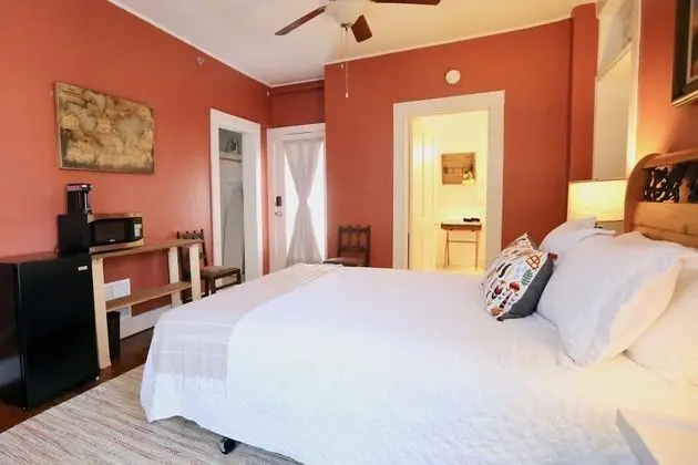 Bob Bunker Room - Queen Bed,1st Floor, ADA, No Pets