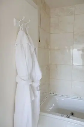 Luxury Tek Büyük Yataklı Oda, Banyolu/Duşlu