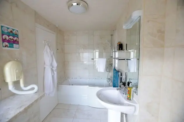 Luxury Tek Büyük Yataklı Oda, Banyolu/Duşlu