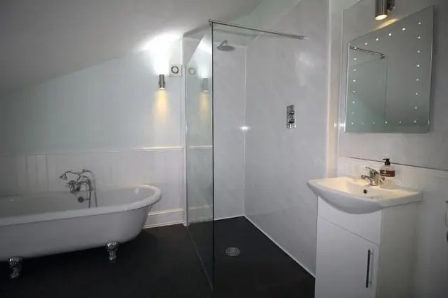 Tek Büyük Yataklı Oda, 1 Büyük (Queen) Boy Yatak, Özel Banyo