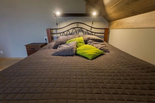 Oda, 1 Büyük (Queen) Boy Yatak, Balkon