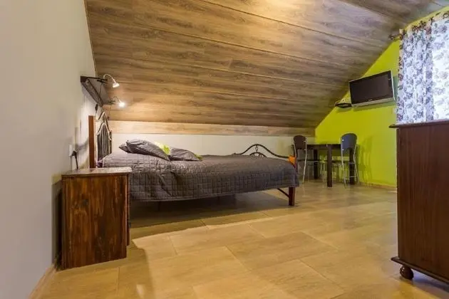 Oda, 1 Büyük (Queen) Boy Yatak, Balkon