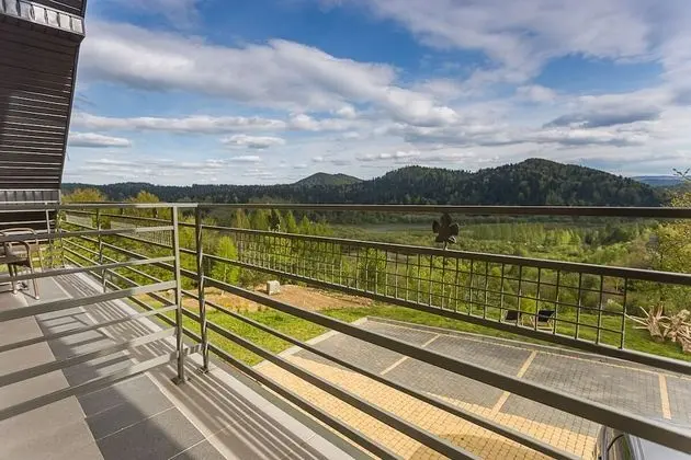 Oda, 1 Büyük (Queen) Boy Yatak, Balkon