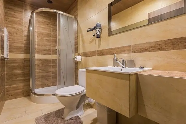 Oda, 1 Büyük (Queen) Boy Yatak, Balkon