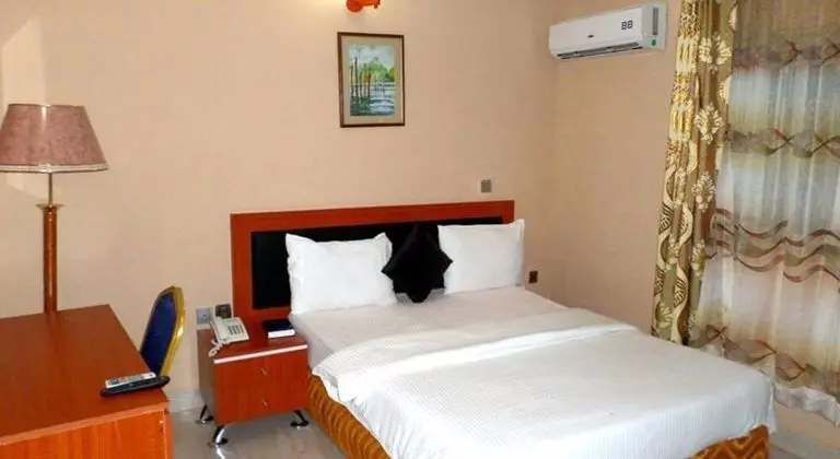 Standard Oda, 1 Çift Kişilik Yatak