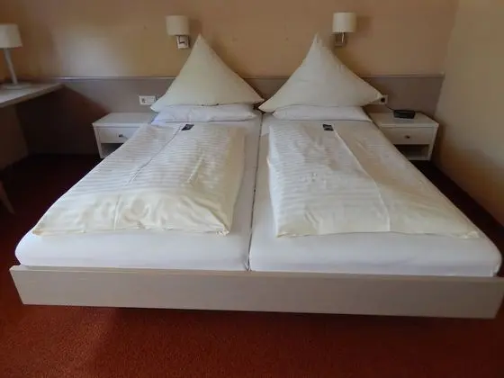 Comfort Tek Büyük Yataklı Oda