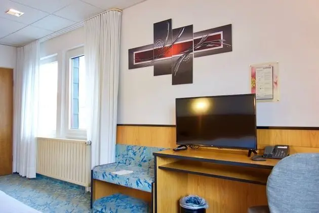 Basic Tek Büyük Yataklı Oda