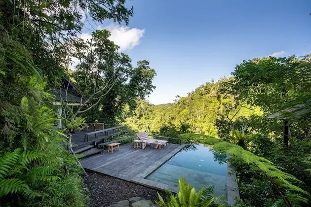 Riverside Jungle Pool Balé