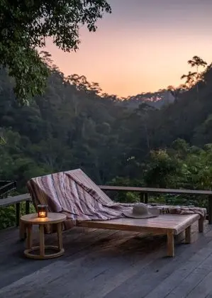 Riverside Jungle Pool Balé
