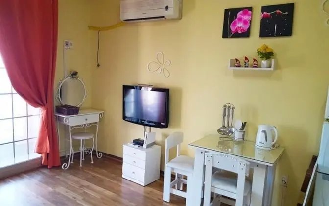 Oda (Leo (1 Ondol Room))