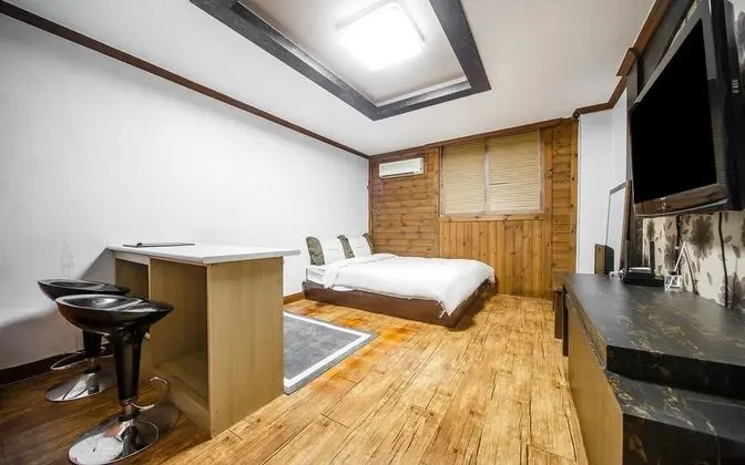 Oda (40m Pension Room)