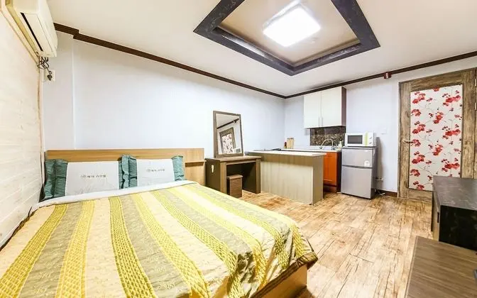 Oda (40m Pension Room)