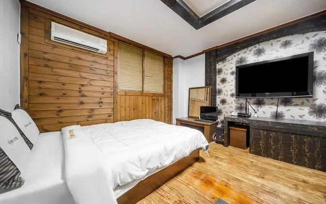 Oda (40m Pension Room)