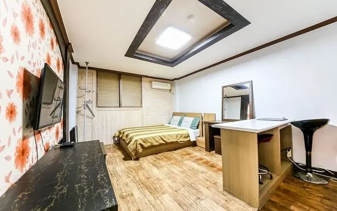 Oda (40m Pension Room)