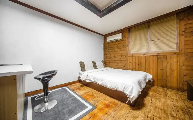 Oda (40m Pension Room)