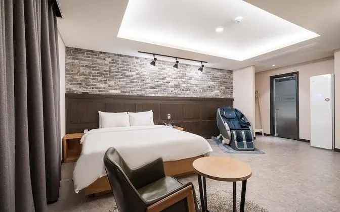 Oda (Premium Massage Chair (1 Room Per 1 P)