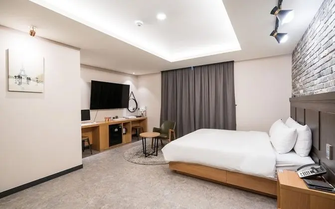 Oda (Premium Massage Chair (1 Room Per 1 P)