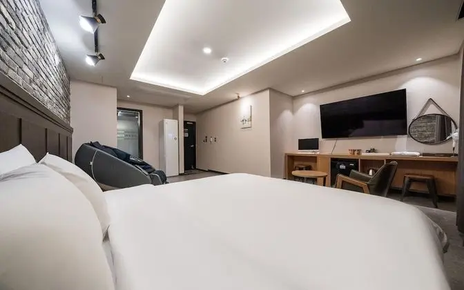 Oda (Premium Massage Chair (1 Room Per 1 P)