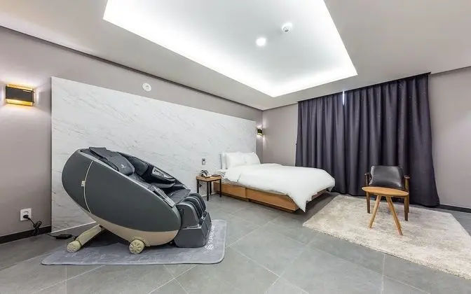 Oda (Premium Massage Chair (1 Room Per 1 P)