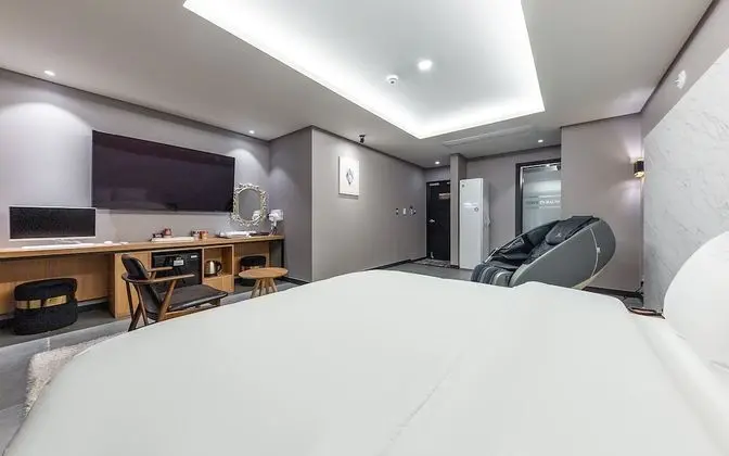 Oda (Premium Massage Chair (1 Room Per 1 P)