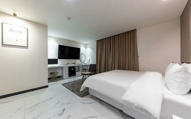 Oda (Premium Massage Chair (1 Room Per 1 P)