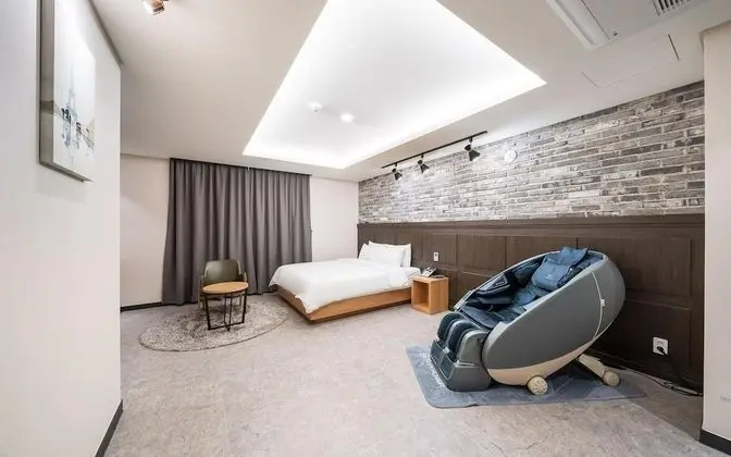 Oda (Premium Massage Chair (1 Room Per 1 P)