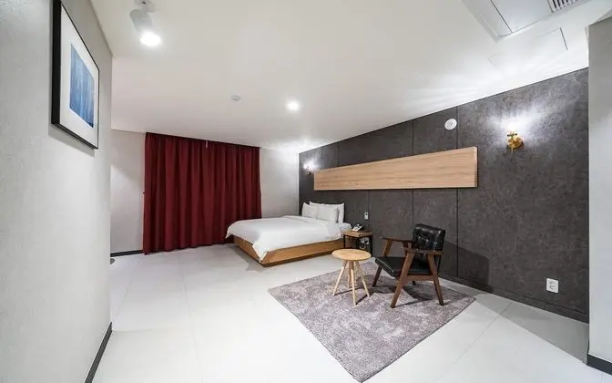 Oda (Standard (1 Room Per 1 Parking Drive-)