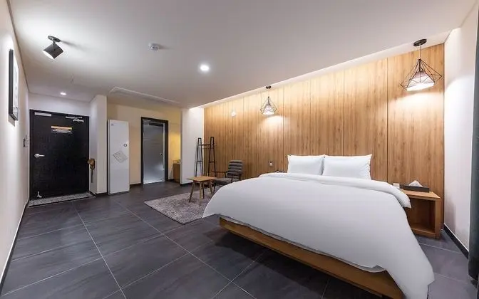 Oda (Standard (1 Room Per 1 Parking Drive-)