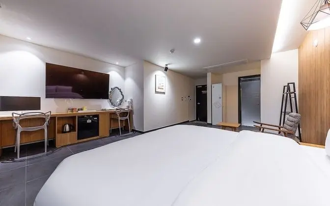 Oda (Standard (1 Room Per 1 Parking Drive-)