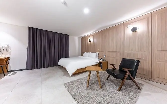 Oda (Standard (1 Room Per 1 Parking Drive-)