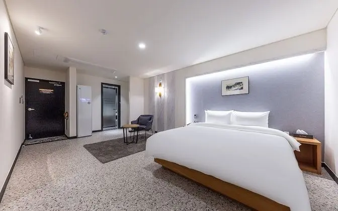 Oda (Standard (1 Room Per 1 Parking Drive-)