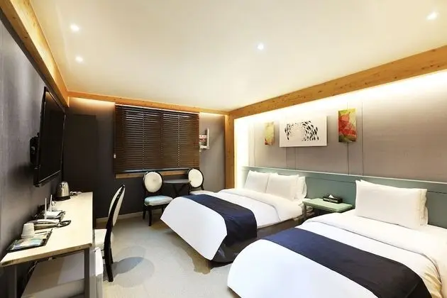 Deluxe İki Ayrı Yataklı Oda (Breakfast not provided on Monday)