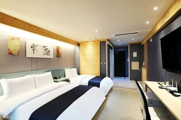 Deluxe İki Ayrı Yataklı Oda (Breakfast not provided on Monday)