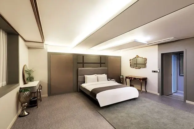 Royal Süit, 2 Yatak Odası, 2 Banyolu (Breakfast not provided on Monday)