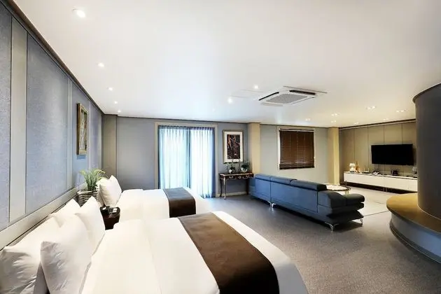 Royal Süit, 2 Yatak Odası, 2 Banyolu (Breakfast not provided on Monday)