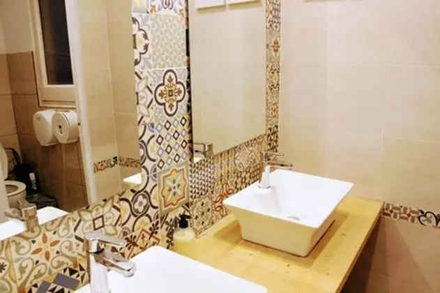 Basic Tek Büyük Yataklı Oda, 1 Çift Kişilik Yatak, Ortak Banyo