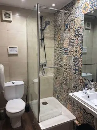 Standard Tek Büyük Yataklı Oda, 1 Çift Kişilik Yatak, Ortak Banyo