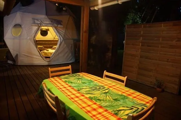 Çadır, 1 Çift Kişilik Yatak ve Çekyat (ZEN)