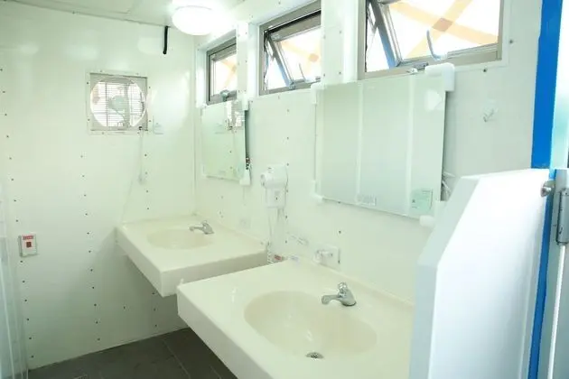 Family Çadır, Ortak Banyo