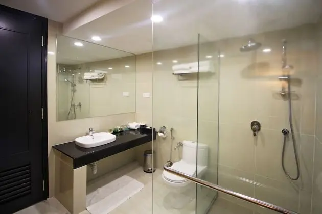 Deluxe Tek Büyük Yataklı Oda, 1 En Büyük (King) Boy Yatak, Balkon, Kısmi Deniz Manzaralı