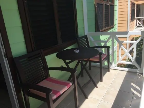 Süit, 1 En Büyük (King) Boy Yatak ve Çekyat, Havuz Manzaralı