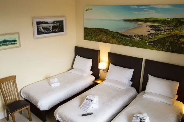 Dört Kişilik Oda (4 single beds)