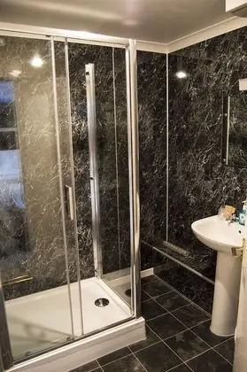 İki Ayrı Yataklı Oda (Shower only)