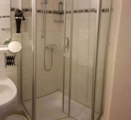 Tek Büyük Yataklı Oda, Balkon