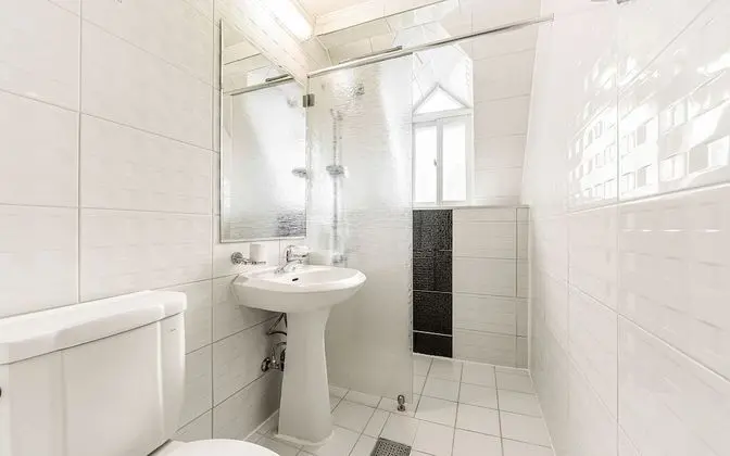 Oda (Standard room (Netflix available))