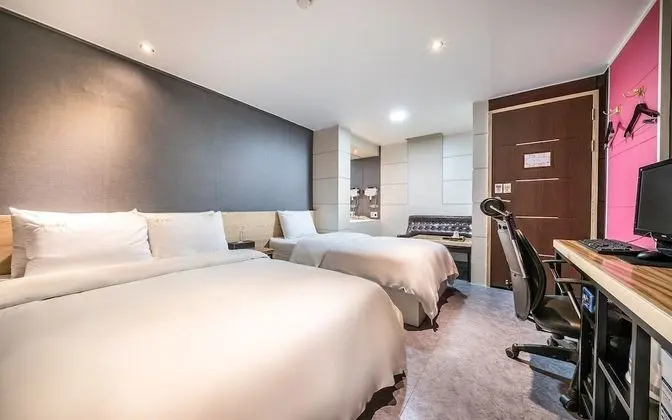 Oda (Deluxe double room (roll available Ne)
