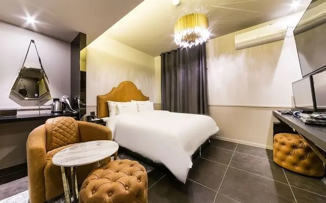 Oda (Semi-Suite room (parking available))